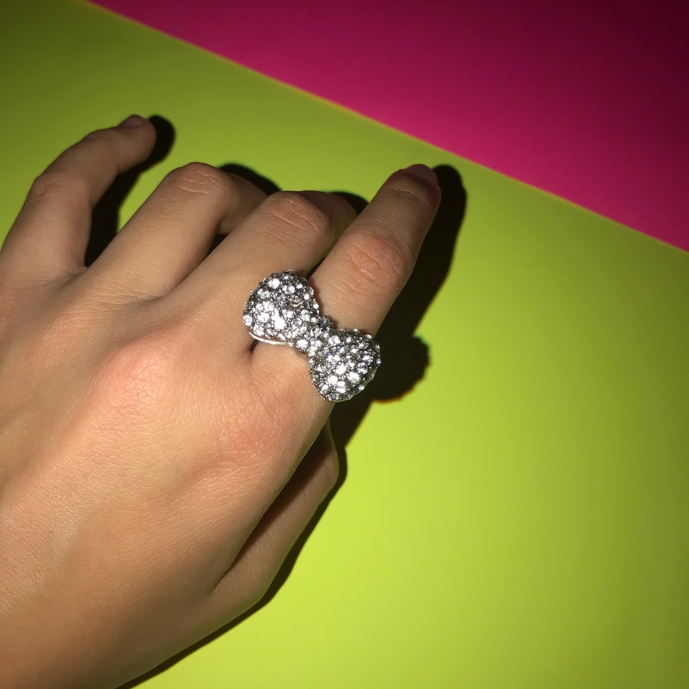 big bow ring